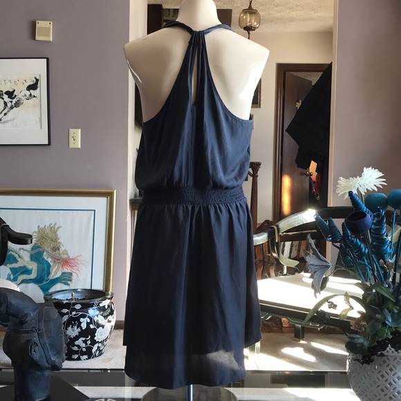 FIRM Gorgeous ruffled dress FIRM NO OFFERS - Picture 4 of 6